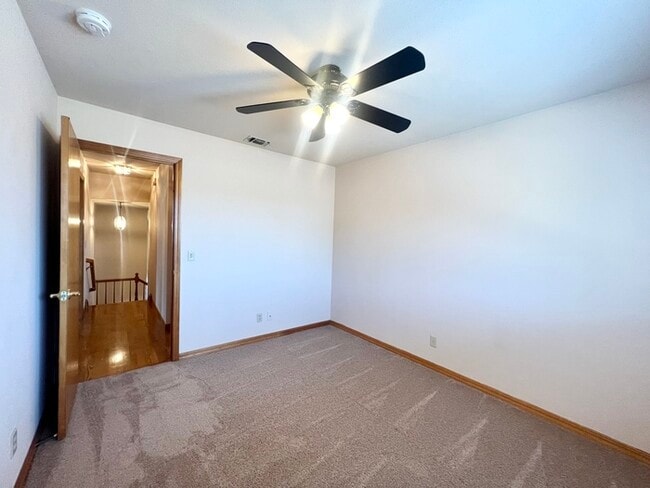 Building Photo - 1305 Manzano Way