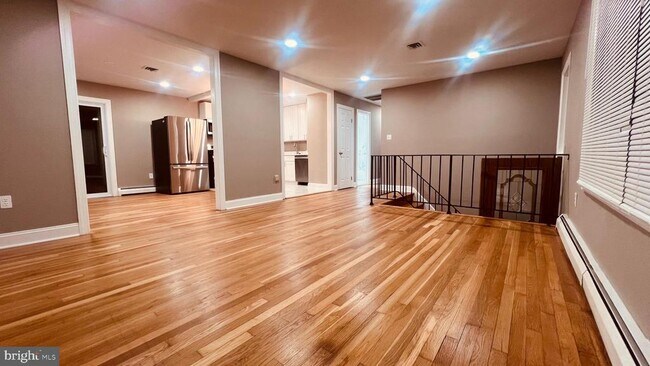 Building Photo - 14303 Chesterfield Dr