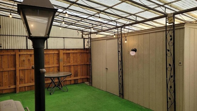 Building Photo - 9209 E Nassau Ave