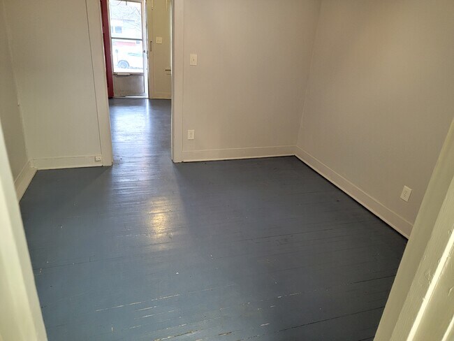 Building Photo - 623 N Topeka St