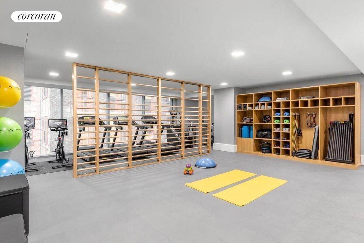 Building Photo - 45 E 22nd St