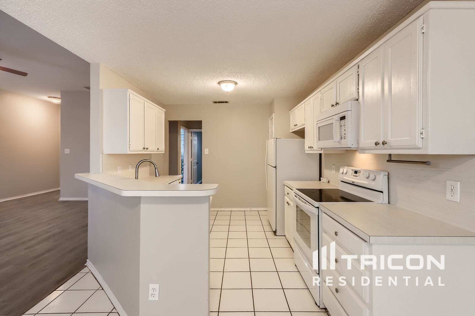 Building Photo - 1008 Brittany Dr