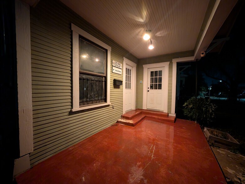 Building Photo - 1522 W Salinas St