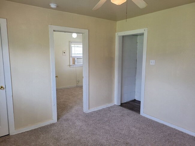 Building Photo - rw1421