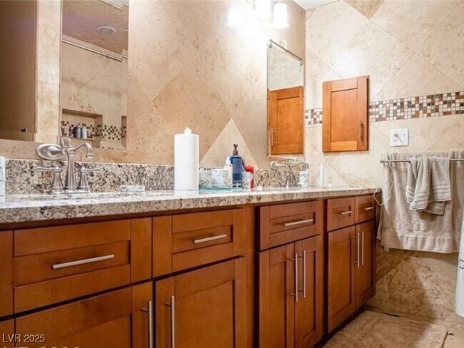Building Photo - 5033 Saluda Cir