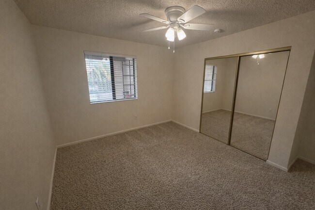 Building Photo - 784 W 37th St