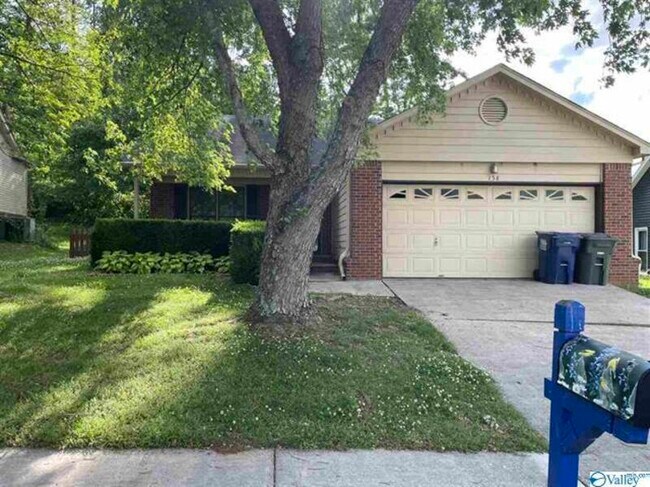 Building Photo - 158 Hollington Dr NE