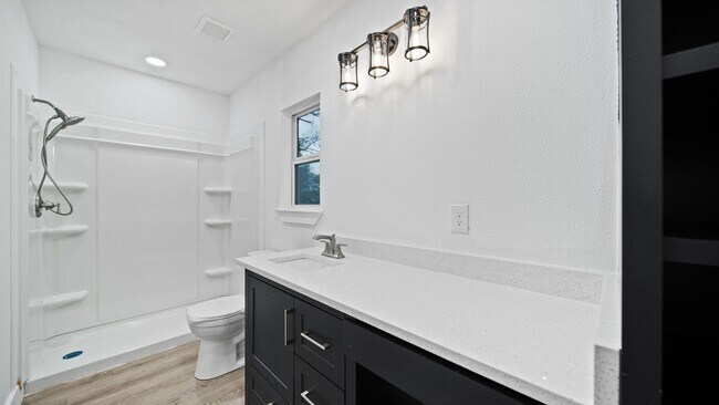 Building Photo - 17411 Rolling Hill Ln