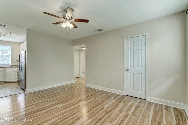 Building Photo - 1611 Stockton St