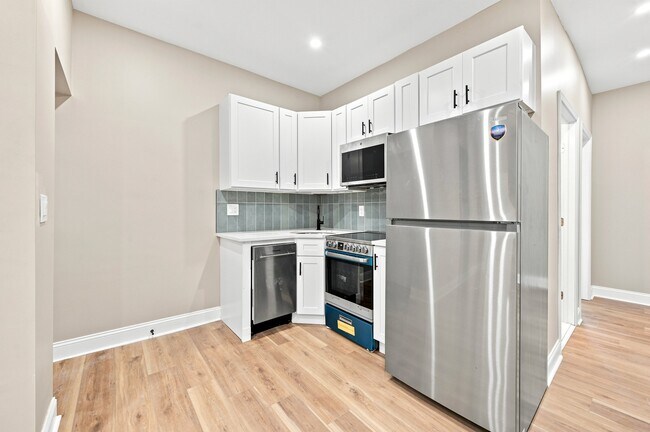 Building Photo - 872 N 46th St
