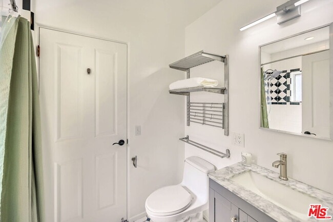 Building Photo - 655 Brooks Ave