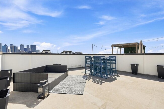 Building Photo - 285 Castleberry Hill Walk SW