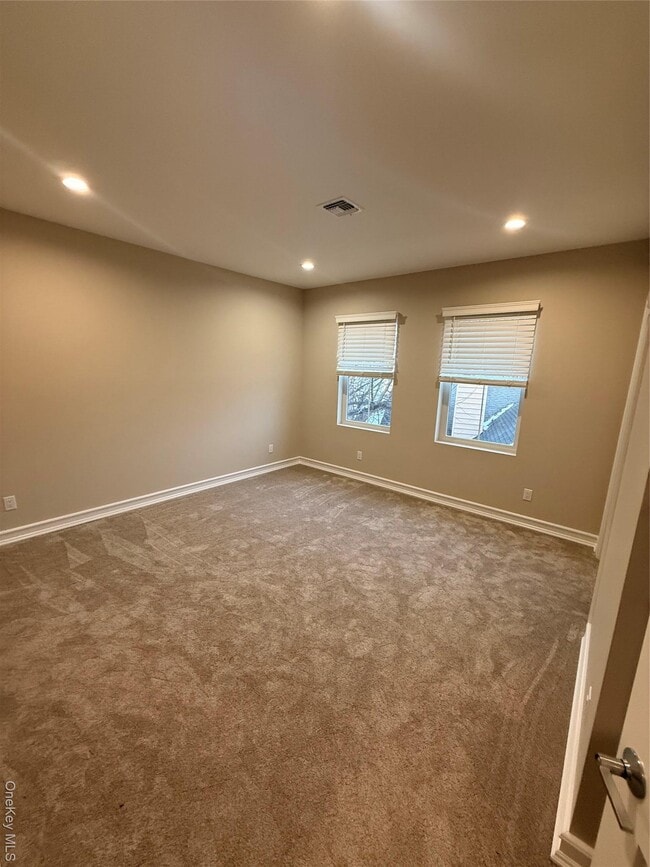 Building Photo - 122 Greenwich Ave