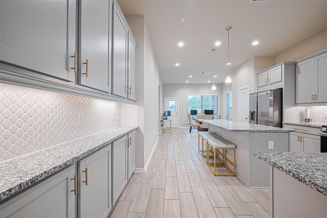 Building Photo - 7031 House Wren Ct