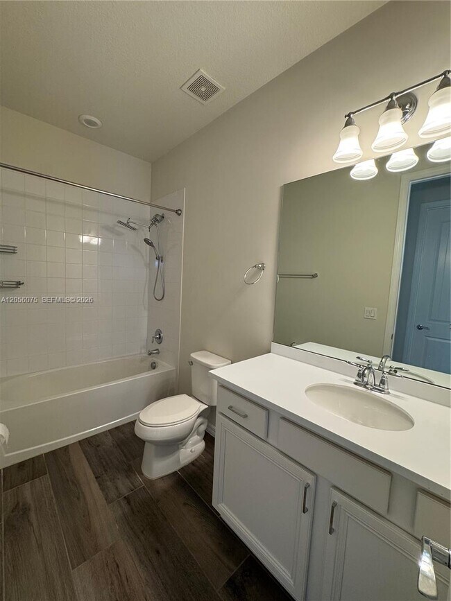 Building Photo - 4729 Greenway Dr