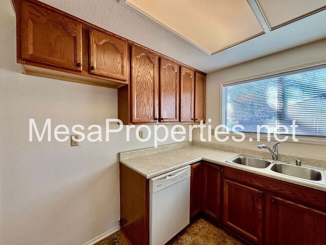 Building Photo - 14216 Brentwood Dr