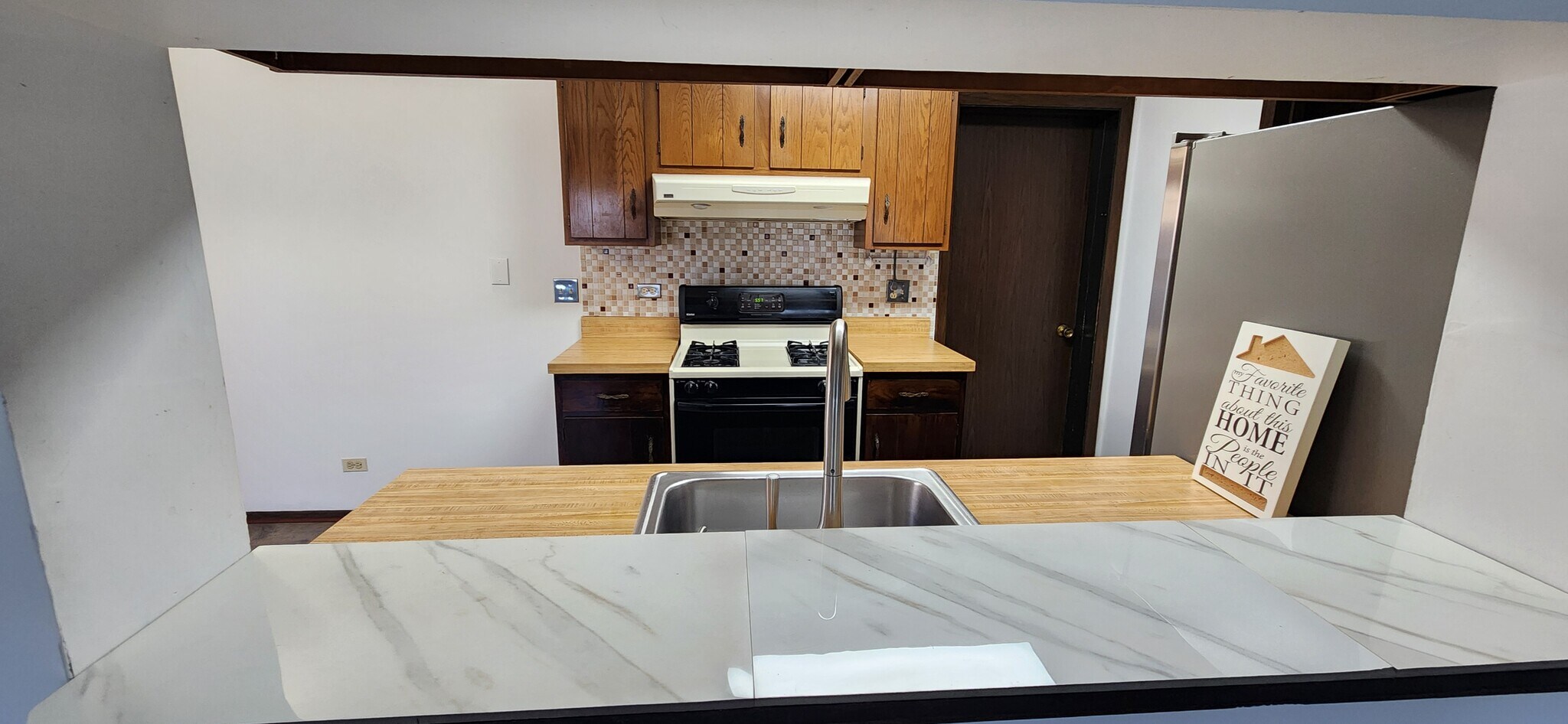 Building Photo - 322 Russet Way