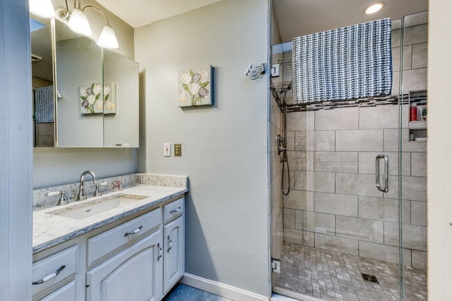 Building Photo - 51 Devaux Rd