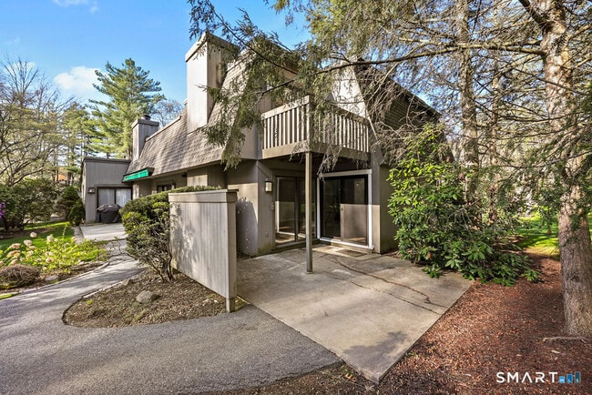 Building Photo - 6 Heritage Dr