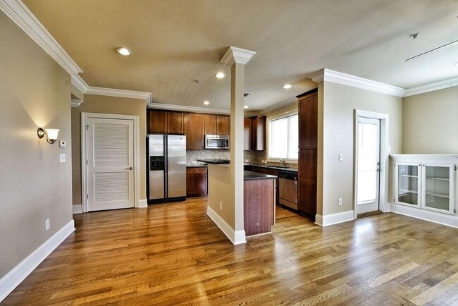 Building Photo - 307 Le Gran Bend