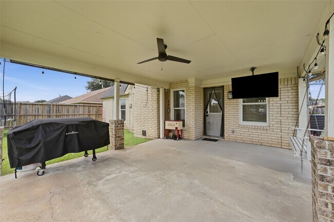 Building Photo - 5234 Findlay Dr