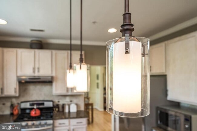 Building Photo - 1401 Windjammer Ct