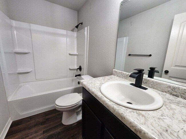 Building Photo - 1618 Lil Larry Dr