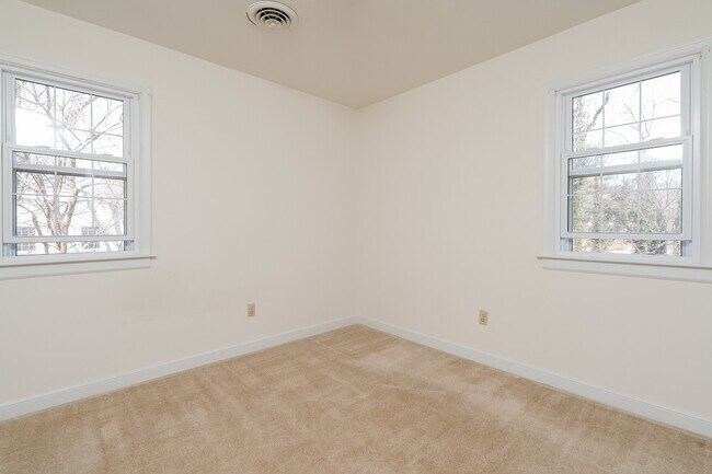 Building Photo - Bon Air Home For Rent