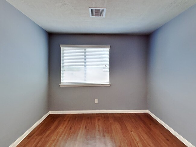 Building Photo - 8578 Chaletford Dr