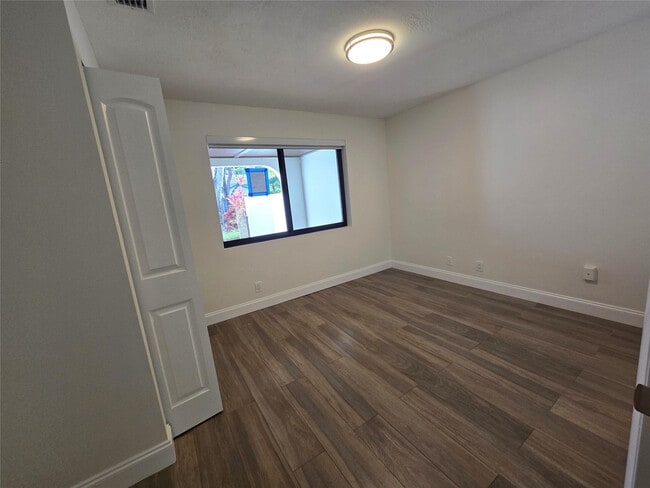 Building Photo - 2177 Montpeliar