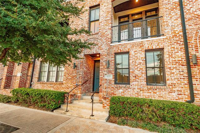 Building Photo - 620 S Pearl Expy