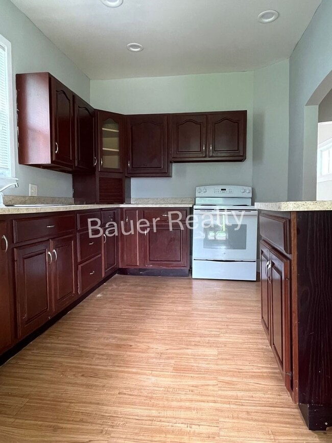 Building Photo - Two Story Home