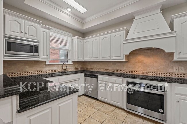 Building Photo - 66 Jeffrey Way