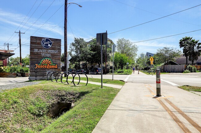 Building Photo - 514 Cortlandt St