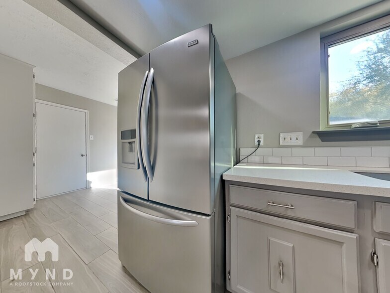 Building Photo - 15726 Pipers View Dr