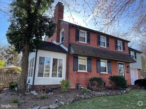 Building Photo - 210 N Rd