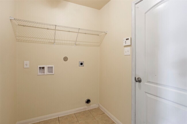 Building Photo - 9427 Gold Mountain Dr