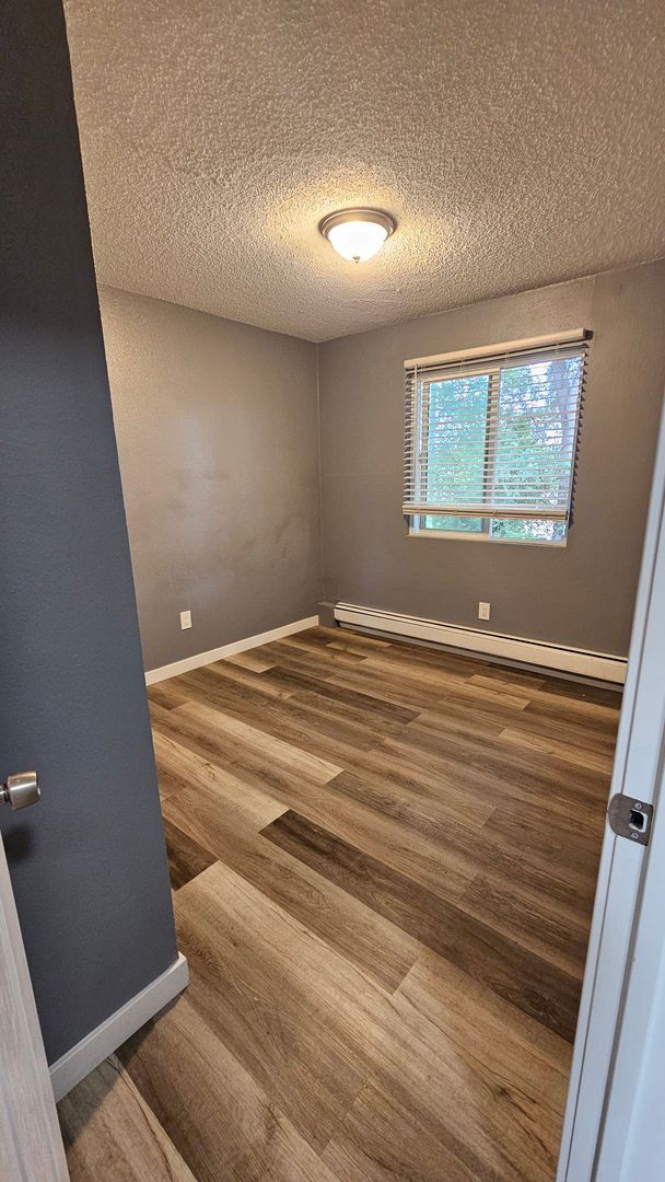 Building Photo - $1313 - 3BR/1BA Pet-Friendly 4Plex near Memorial Park in Colorado Springs