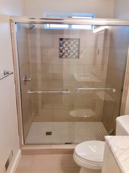 Building Photo - 3357 Madison St