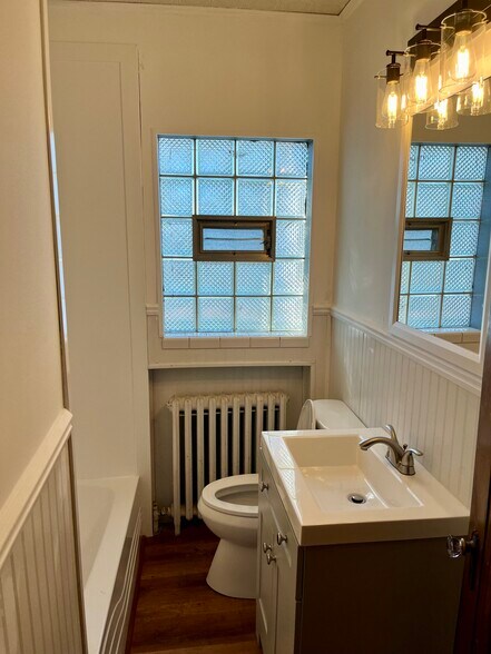 Building Photo - 5164 Goethe Ave