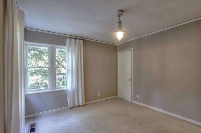 Building Photo - 1766 Woodhaven Way