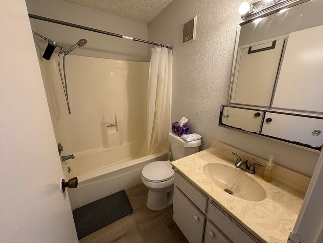 Building Photo - 12959 Wirevine Ln