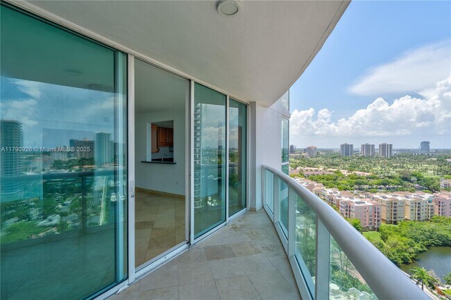 Building Photo - 19400 Turnberry Way
