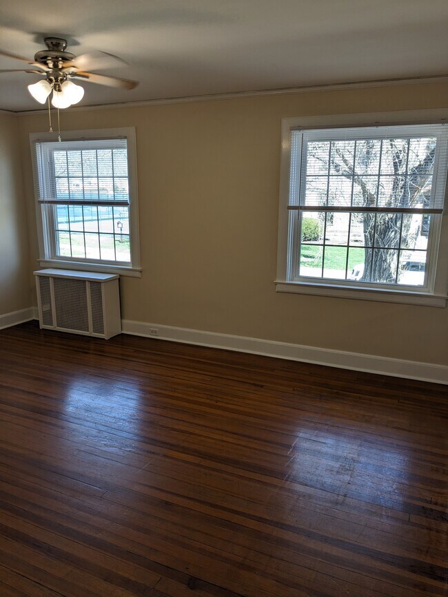 Building Photo - 3901 Plainville Rd