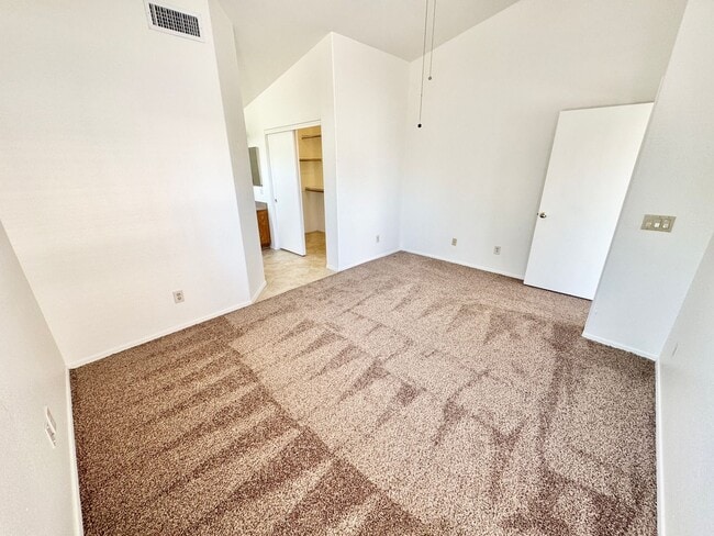 Building Photo - 3 Bedroom/2 Bath Single Level Home! NO HOA