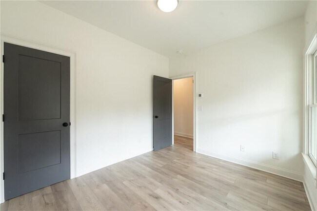 Building Photo - 3272 Stillwood Dr