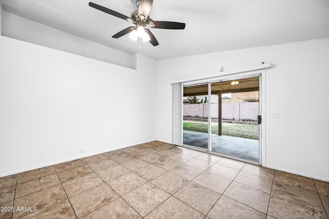 Building Photo - 9018 W Cambridge Ave