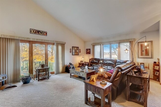 Building Photo - Punzel Sapphire Clarmar