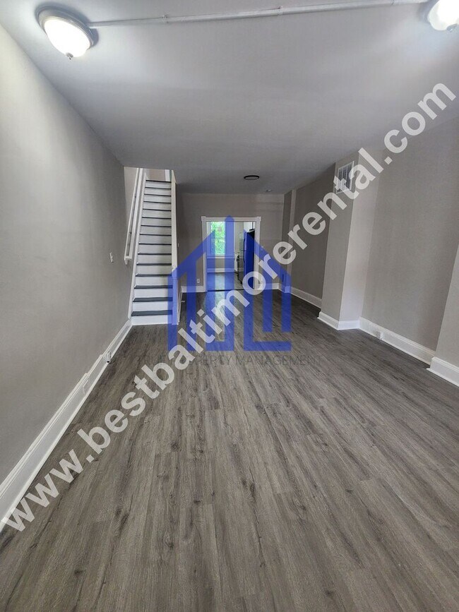 Building Photo - Spacious 3 Bedroom 2 Bathroom in East Baltimore