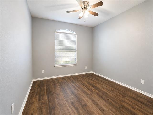 Building Photo - 1229 Walnut Cliff Ct